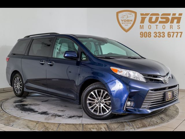 2020 Toyota Sienna XLE