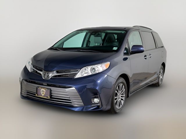 2020 Toyota Sienna XLE