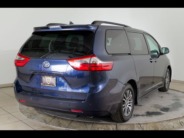 2020 Toyota Sienna XLE