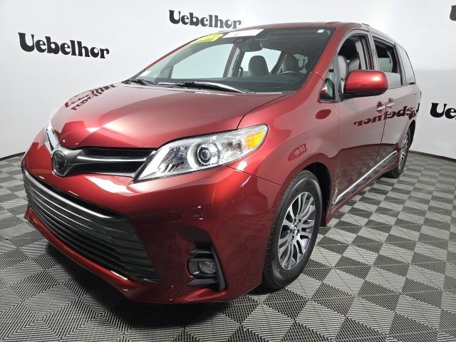 2020 Toyota Sienna XLE Auto Access Seat