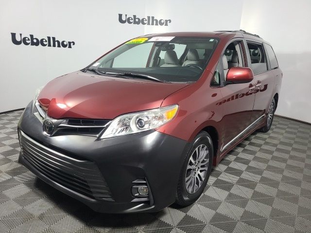 2020 Toyota Sienna XLE Auto Access Seat