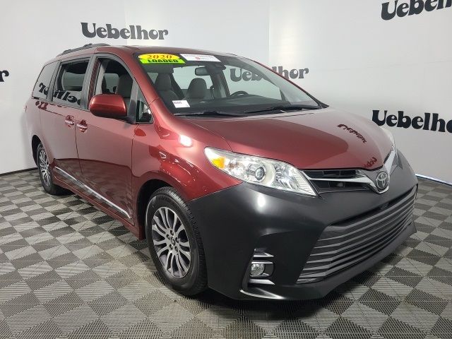 2020 Toyota Sienna XLE Auto Access Seat