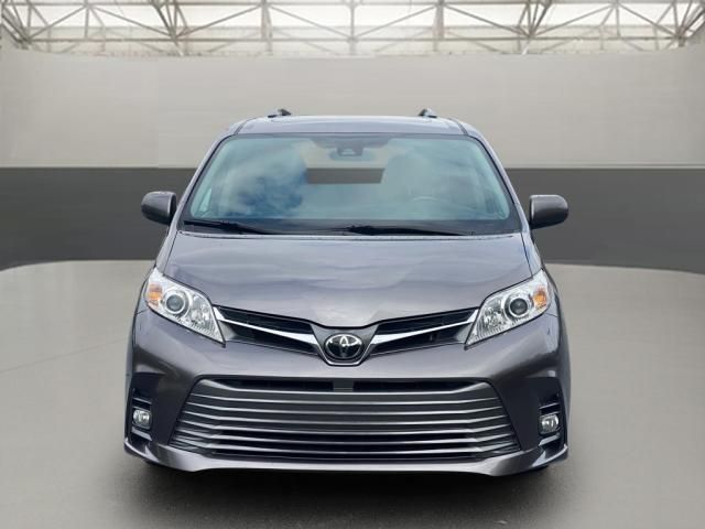 2020 Toyota Sienna XLE