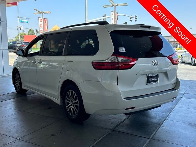 2020 Toyota Sienna XLE