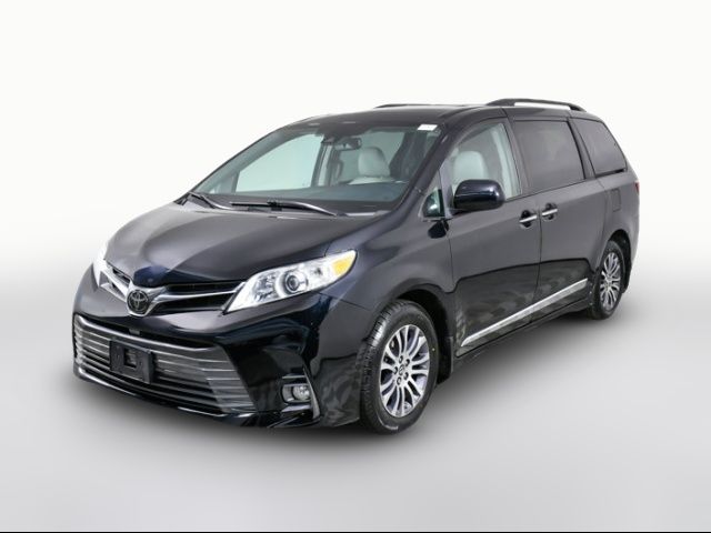 2020 Toyota Sienna XLE