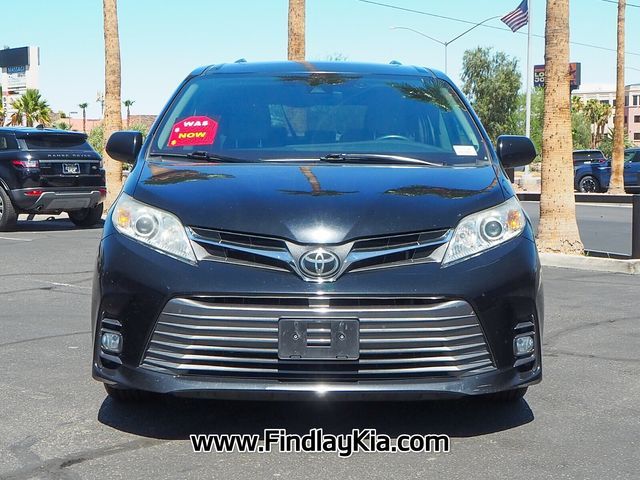 2020 Toyota Sienna XLE