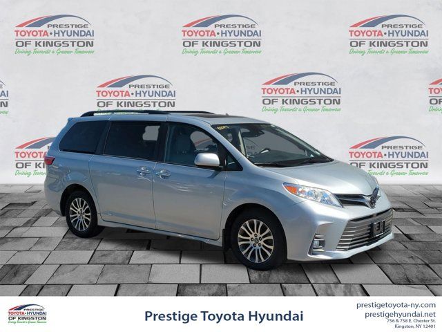2020 Toyota Sienna XLE