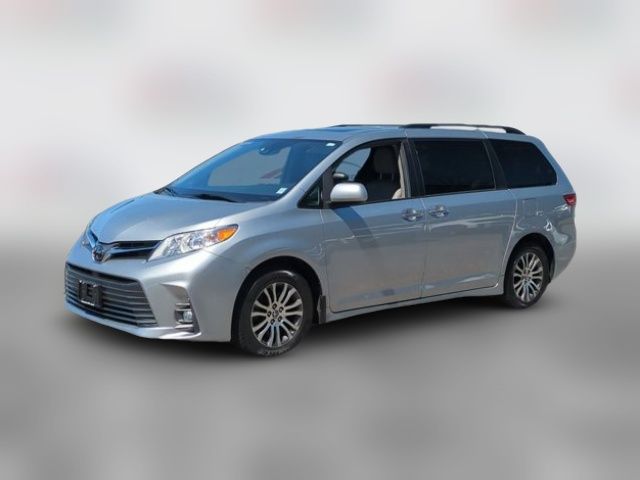 2020 Toyota Sienna XLE