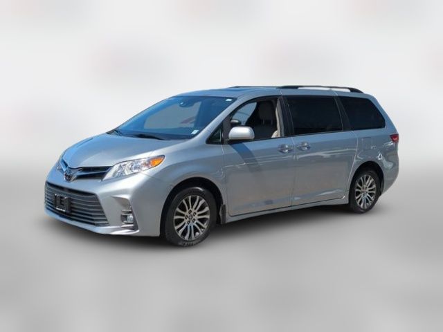 2020 Toyota Sienna XLE