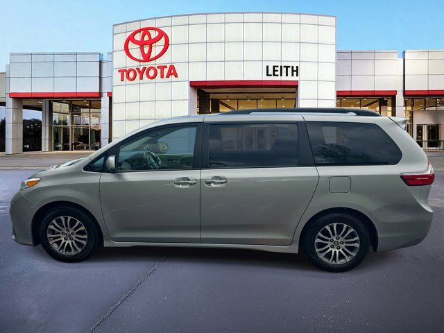 2020 Toyota Sienna XLE