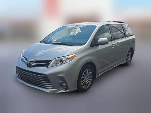 2020 Toyota Sienna XLE