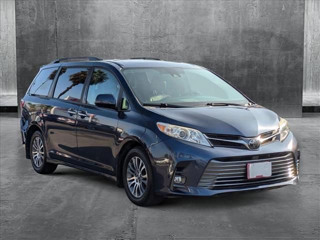 2020 Toyota Sienna XLE Premium