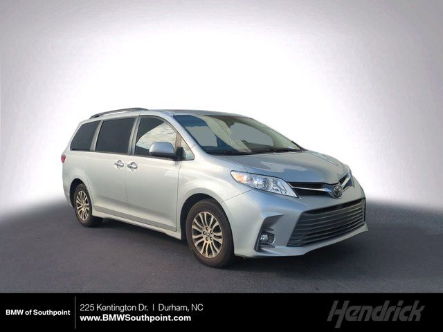 2020 Toyota Sienna XLE