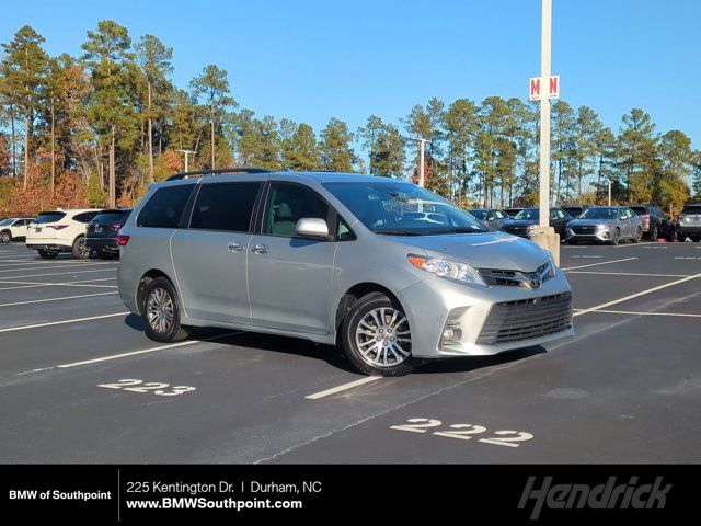 2020 Toyota Sienna XLE