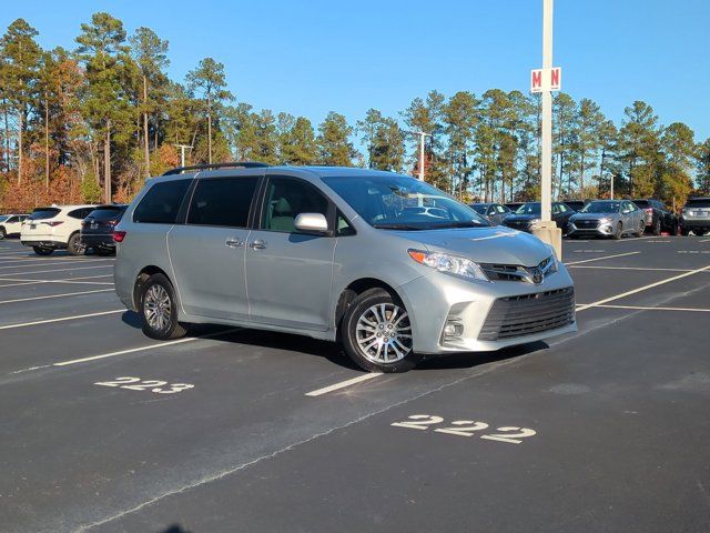 2020 Toyota Sienna XLE