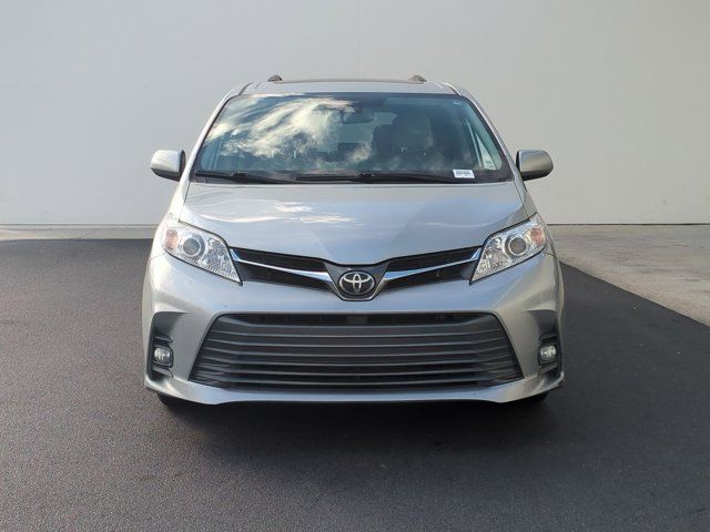 2020 Toyota Sienna XLE