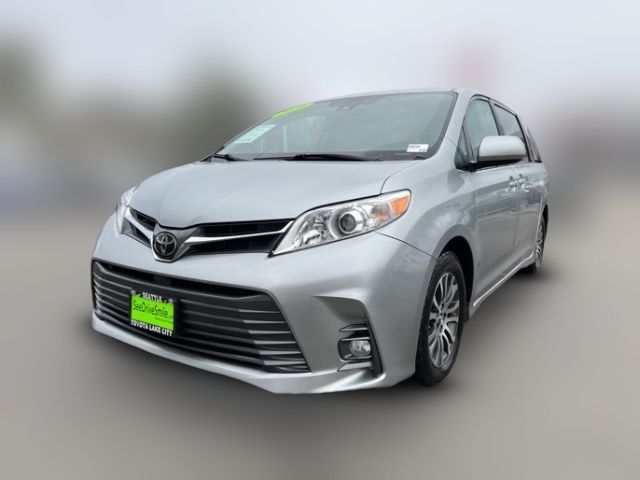 2020 Toyota Sienna XLE