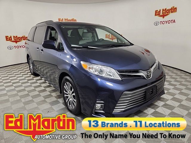 2020 Toyota Sienna XLE