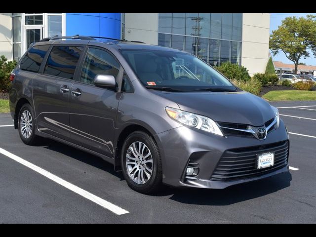 2020 Toyota Sienna XLE