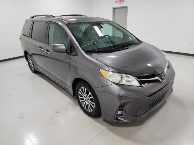 2020 Toyota Sienna XLE