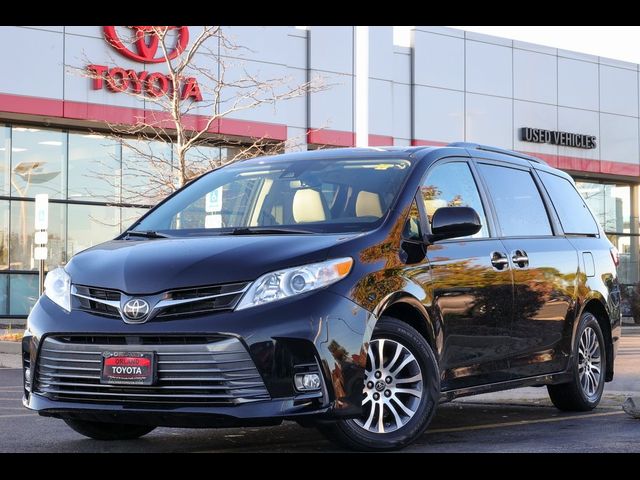 2020 Toyota Sienna XLE