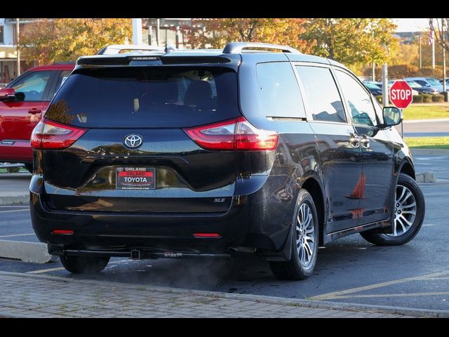 2020 Toyota Sienna XLE