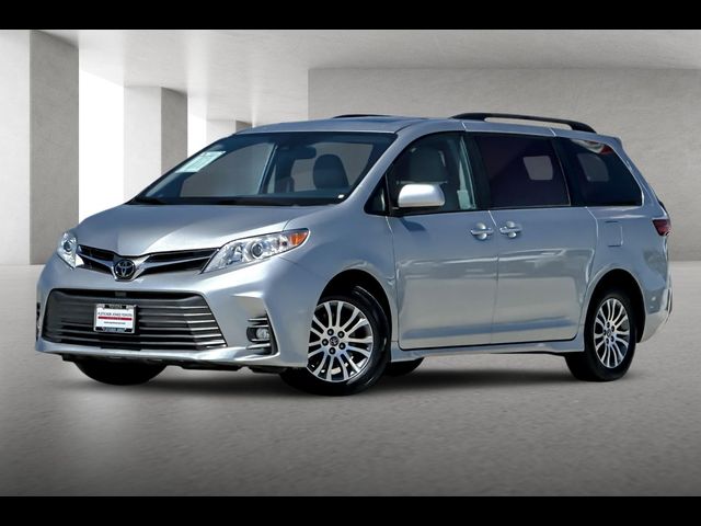 2020 Toyota Sienna XLE