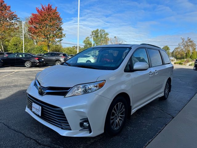 2020 Toyota Sienna XLE