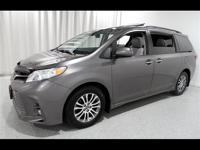 2020 Toyota Sienna XLE