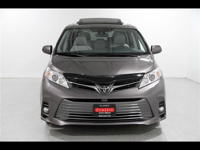 2020 Toyota Sienna XLE