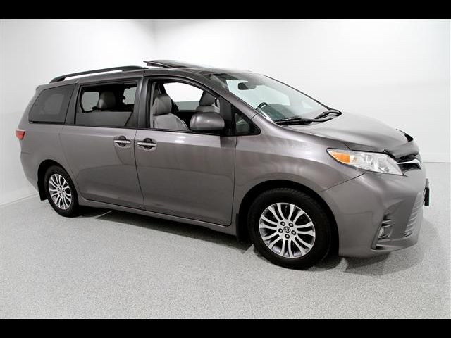 2020 Toyota Sienna XLE