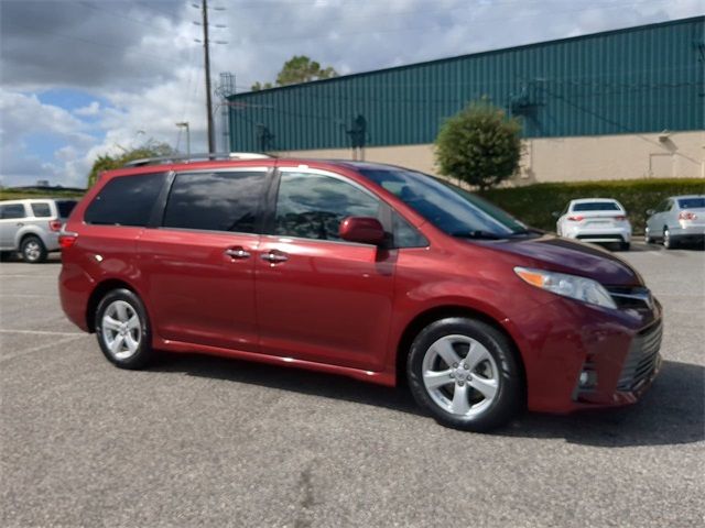 2020 Toyota Sienna XLE