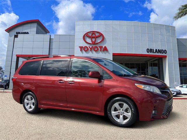 2020 Toyota Sienna XLE