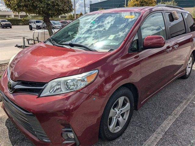 2020 Toyota Sienna XLE