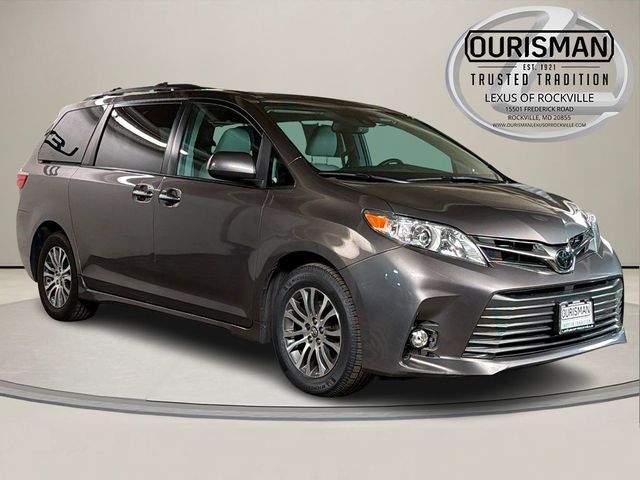 2020 Toyota Sienna XLE