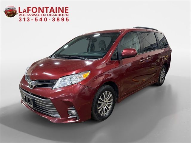 2020 Toyota Sienna XLE