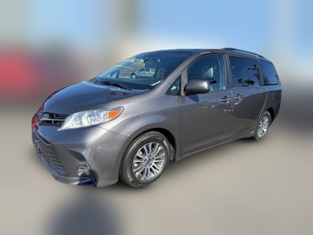 2020 Toyota Sienna XLE