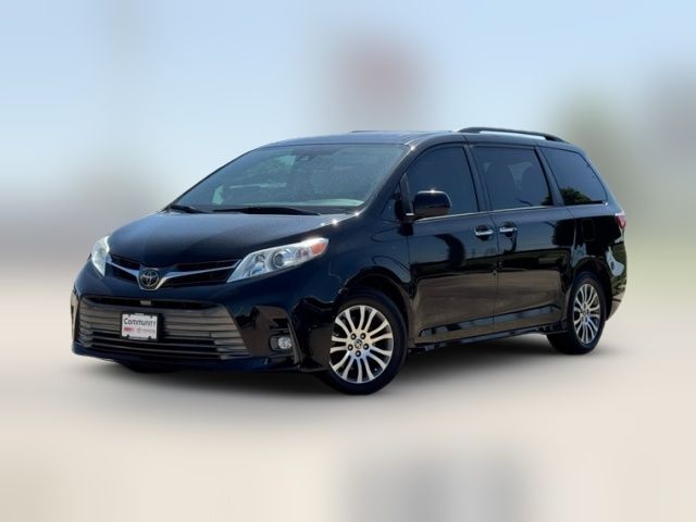 2020 Toyota Sienna XLE Auto Access Seat