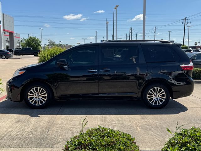 2020 Toyota Sienna XLE Auto Access Seat