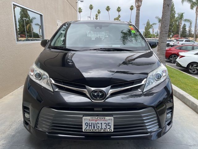 2020 Toyota Sienna XLE