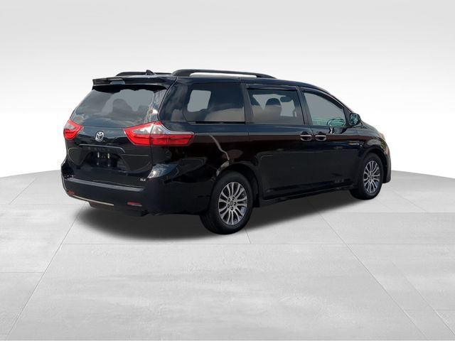 2020 Toyota Sienna XLE Auto Access Seat
