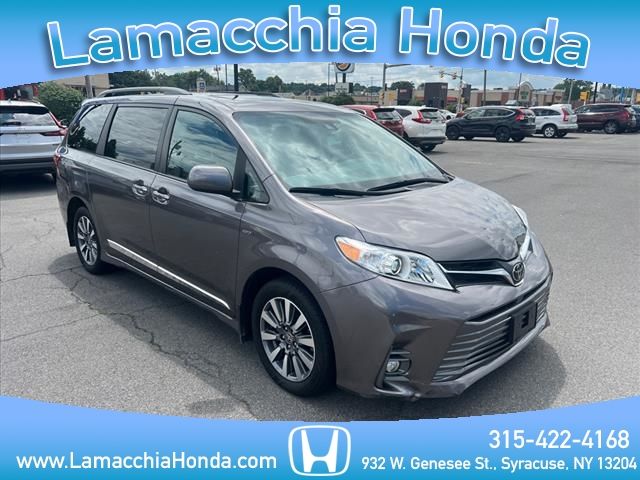 2020 Toyota Sienna XLE