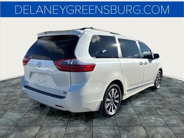 2020 Toyota Sienna XLE