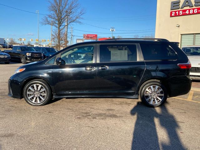 2020 Toyota Sienna XLE