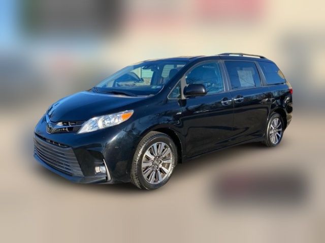 2020 Toyota Sienna XLE