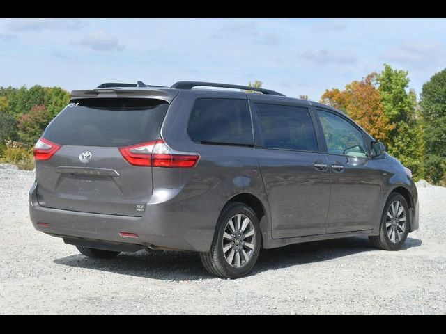 2020 Toyota Sienna 