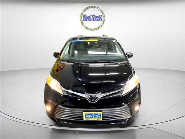 2020 Toyota Sienna 