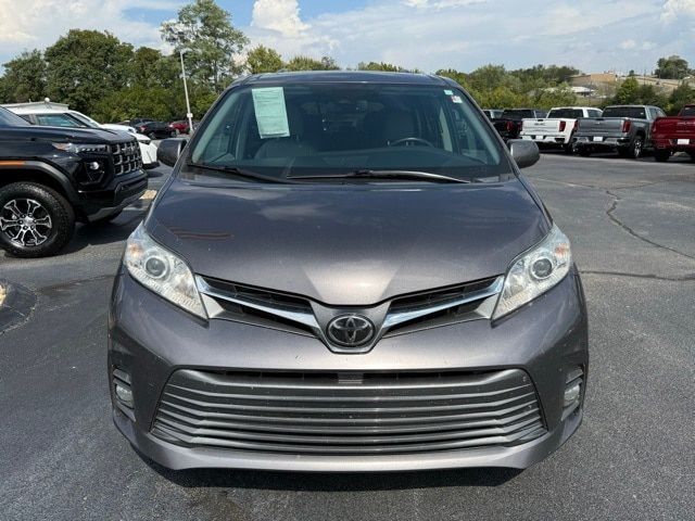 2020 Toyota Sienna XLE Auto Access Seat