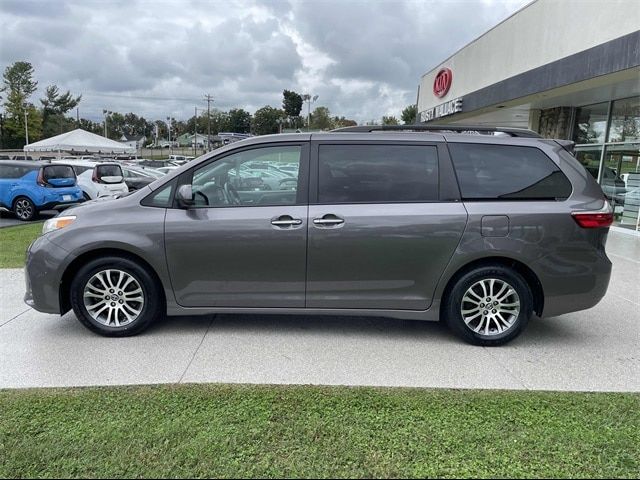 2020 Toyota Sienna XLE