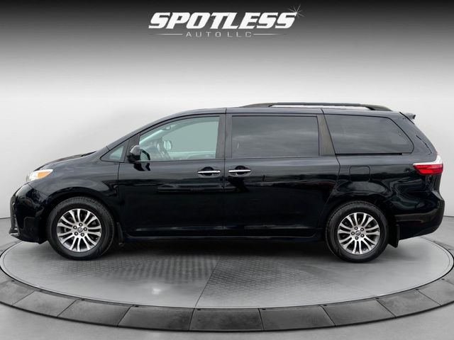 2020 Toyota Sienna 